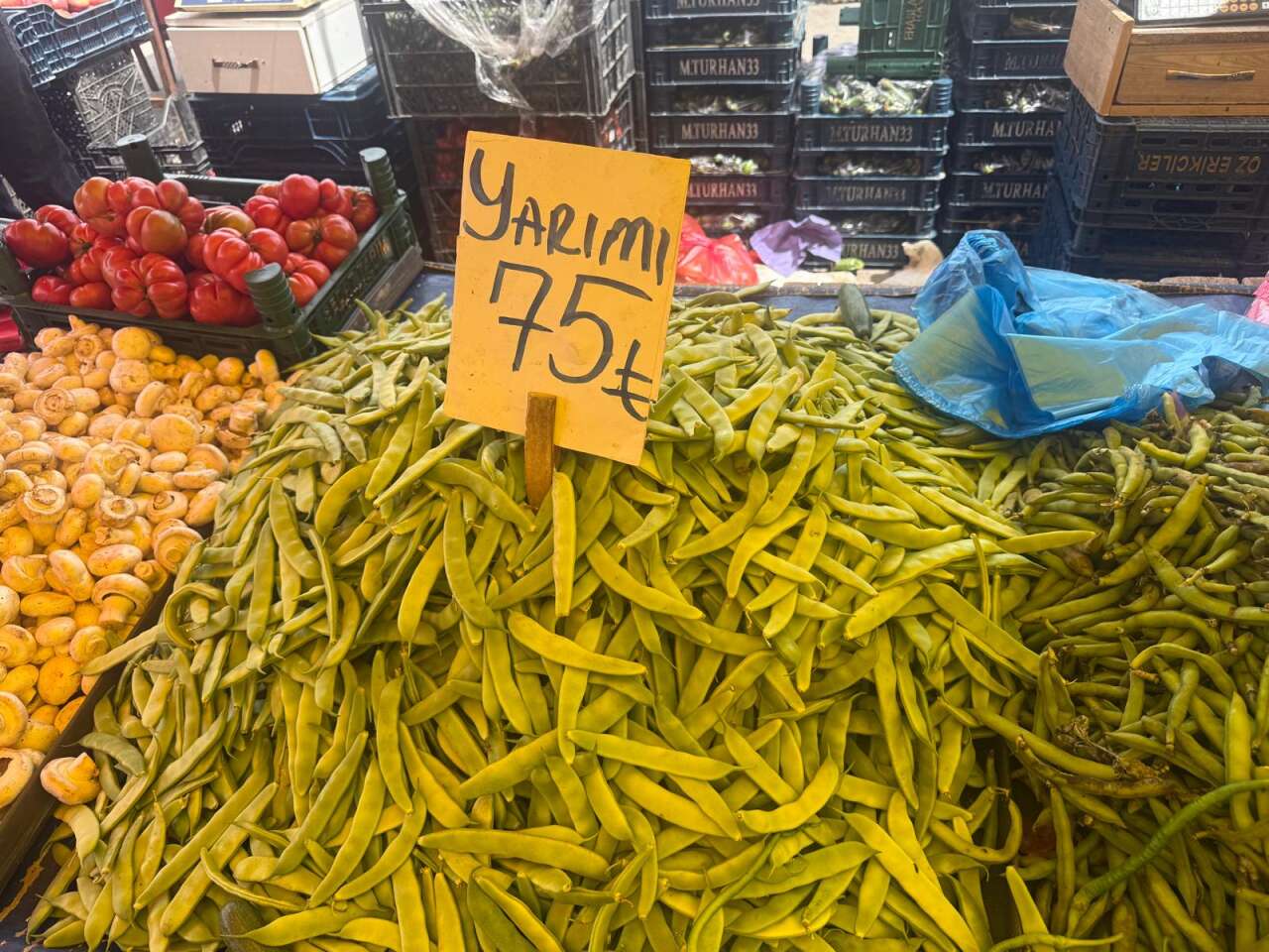 Konya pazarlarında etiket şaşkınlığı! Çoğu yarım yarım satılıyor 4